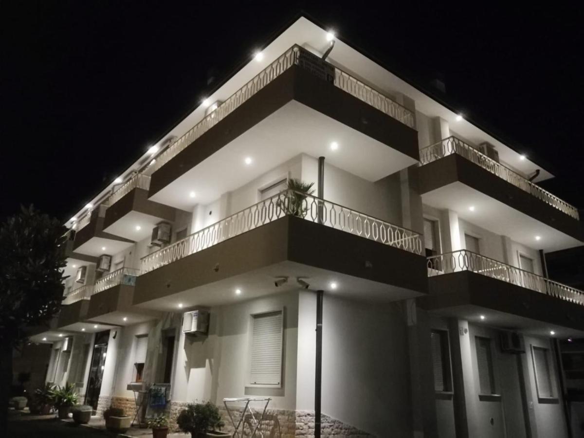 索托马里纳Palazzina Del Sole别墅 外观 照片